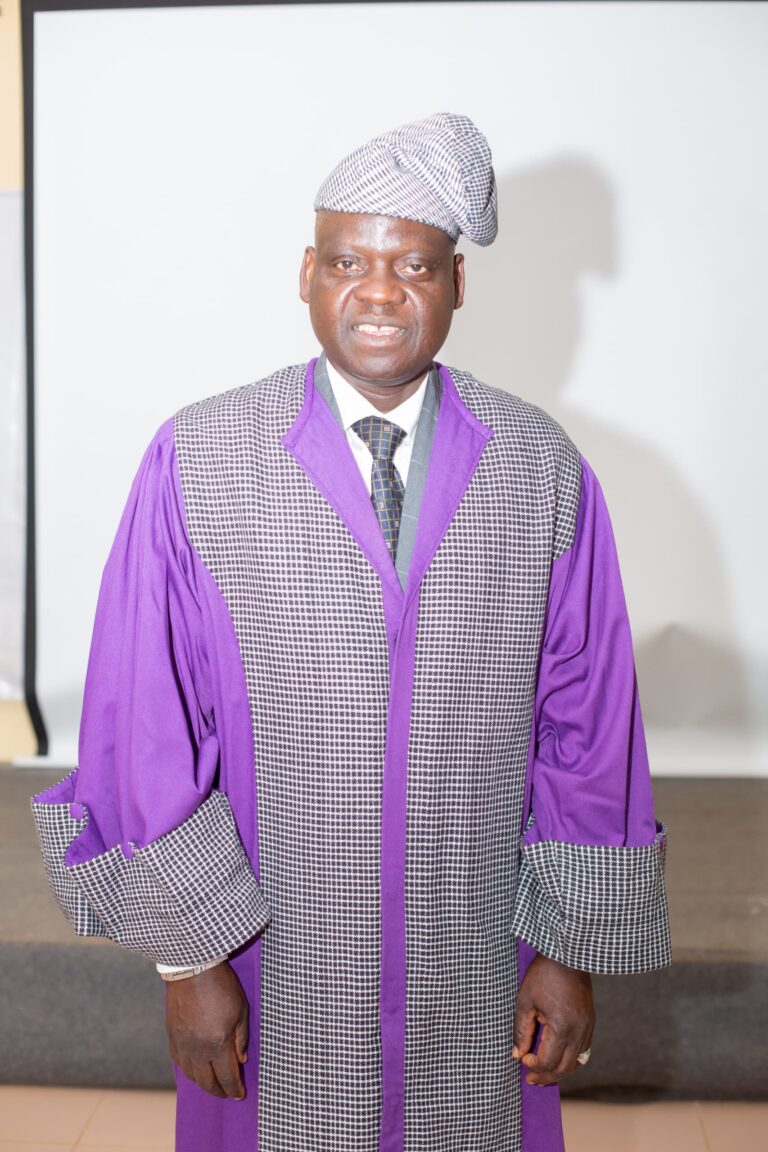 Soutenance de Thèse à l’Université de Parakou : Aliou OLAÏTAN décroche le grade de Docteur en Économie des Ressources Naturelles avec la mention très honorable et les félicitations du jury