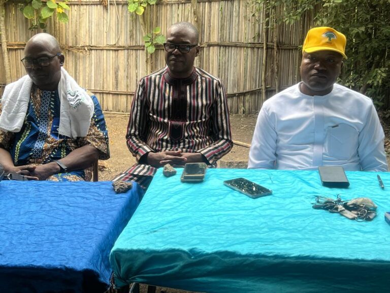 Vie politique à Athiémé : Bienvenu Lassehin et les cadres de l’UPR échangent avec les militants sur l’avenir politique de la commune